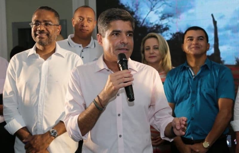 ACM Neto diz que gestão do PT virou as costas para a educação na Bahia