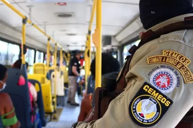 Ações policiais evitam crimes em 99,79% das viagens de ônibus em Salvador