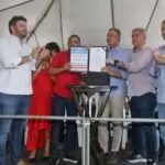 Governador anuncia nova escola e obras de abastecimento de água para Santanópolis e região