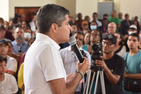 ACM Neto critica PT e promete novo hospital regional no Extremo Sul
