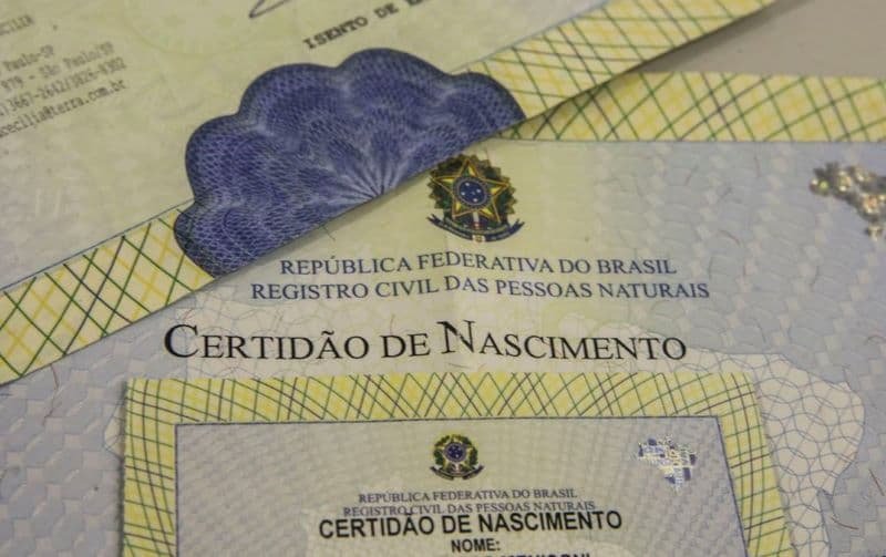 Quase 57 mil bebês foram registrados sem o nome do pai neste ano