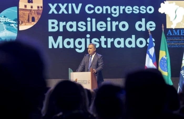 Governador participa da abertura do XXIV Congresso de Magistrados, em Salvador
