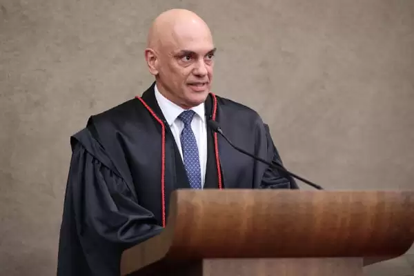 Moraes faz analogia de Bambam contra Popó ao defender regulamentação das redes sociais