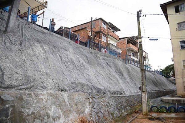 Geomanta e campo de futebol foram entregues pela Prefeitura na Cidade Nova