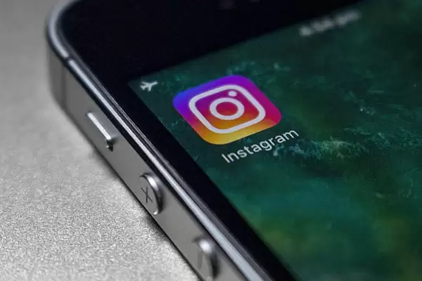 Problemas no Instagram levam milhares de contas a desaparecerem