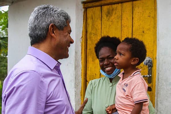 Jerônimo inicia semana em Antônio Cardoso para participar de gravações