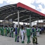 Estado da Bahia entrega nova estrutura de colégio em Cajazeiras, na capital