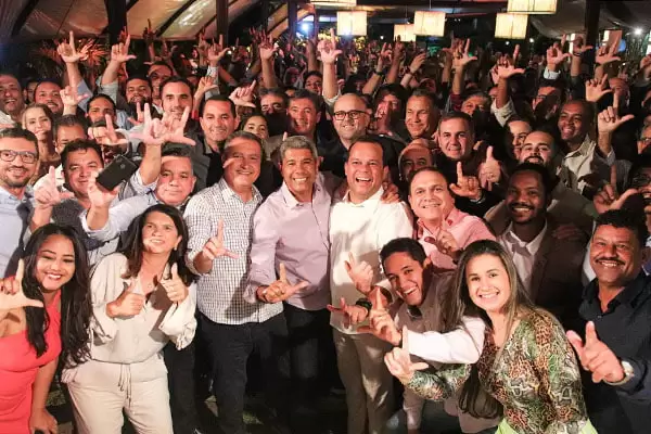 Rui, Jerônimo e Geraldo celebram eleição com prefeitos e garantem mais parceria