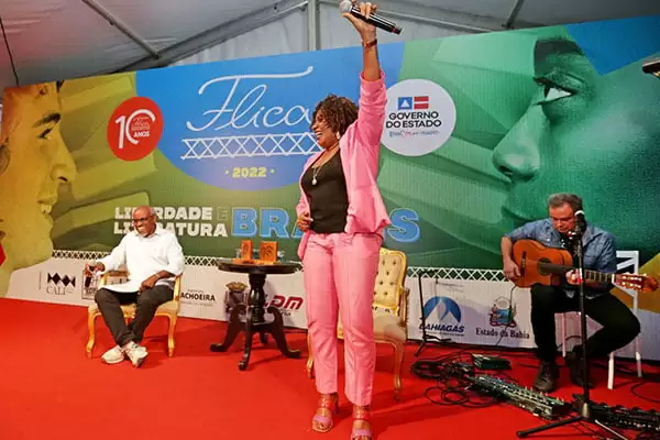 Flica encerra 10ª edição com valorização da diversidade e homenagem a Margareth Menezes