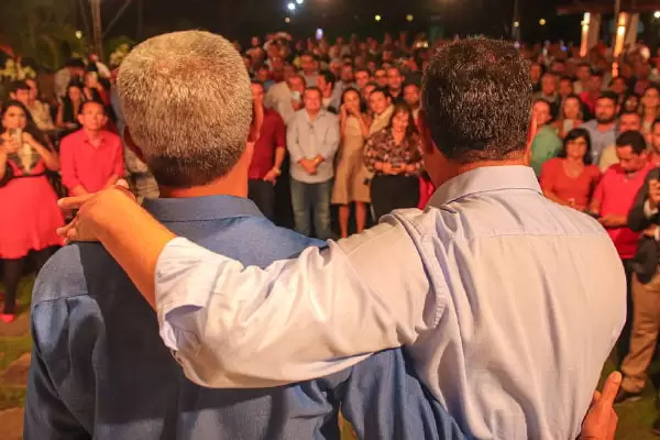 Vídeo: Grande encontro no Palácio de Ondina celebra vitória de Jerônimo e Geraldo