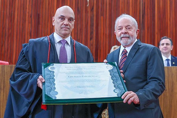 Lula e Alckmin são diplomados no TSE