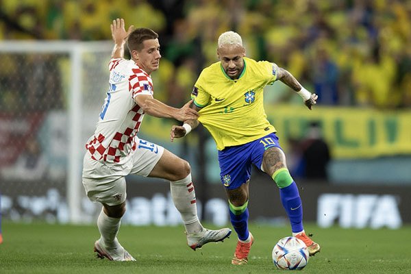 Brasil perde para a Croácia nos pênaltis e está fora da Copa