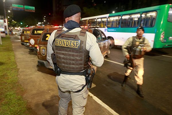 PM reforça policiamento em pontos de ônibus nas proximidades dos circuitos