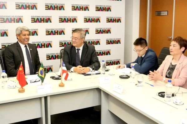Jerônimo se reúne com embaixador chinês para falar dos projetos na Bahia