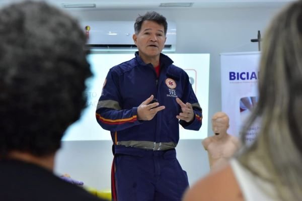 Salvador Vai de Bike e Samu capacitam ciclistas para atuar em primeiros socorros