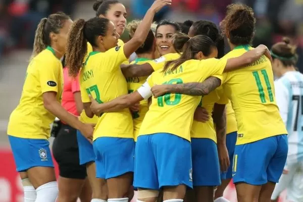 Brasil enfrenta Jamaica precisando de vitória para chegar às oitavas