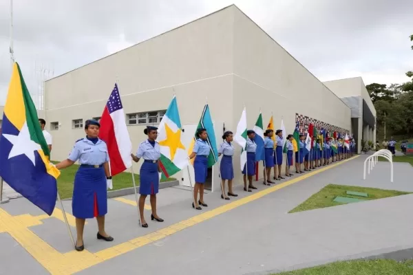 Governo do Estado entrega nova sede do Colégio da Polícia Militar no Lobato