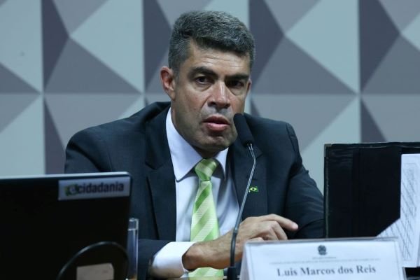 Sargento nega acusações na CPMI e relatora vê movimentação atípica