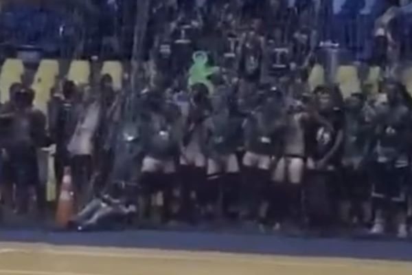 Unisa expulsa alunos por atos obscenos durante jogo de vôlei feminino