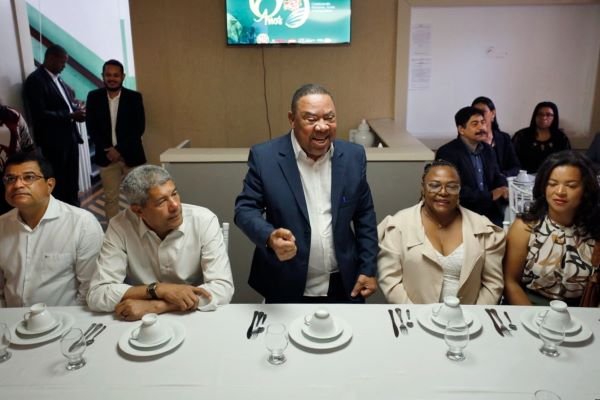 Jerônimo se reúne com dirigentes da Fetag para debater agricultura familiar