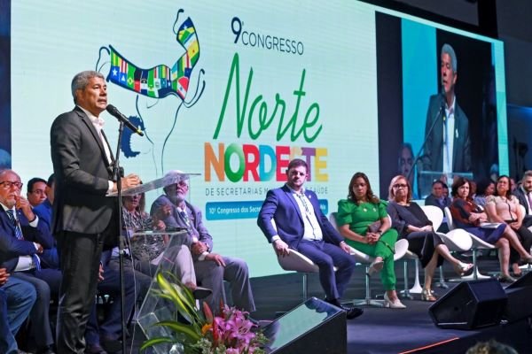 Governador e ministra participam de congresso regional de saúde, em Salvador