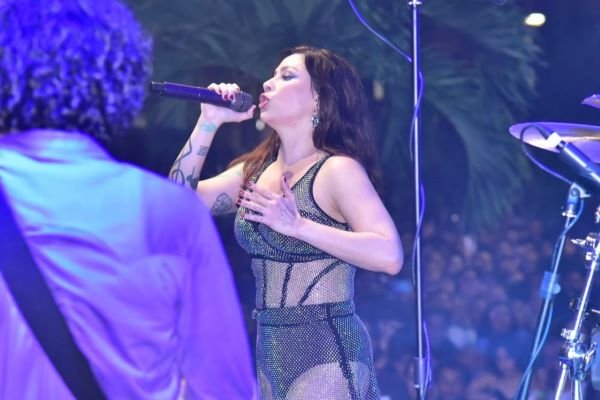 Festival da Primavera: Público lota show de Pitty no Rio Vermelho