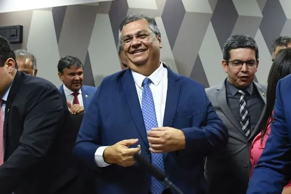 Senado aprova indicação de Flávio Dino para ministro do STF