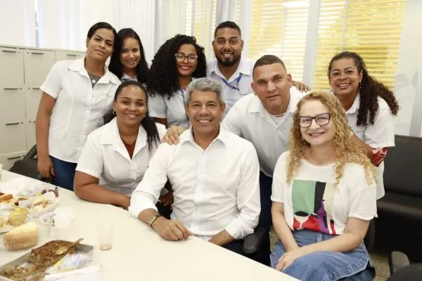 Em Salvador, Jerônimo prestigia e agradece servidores essenciais em plantão