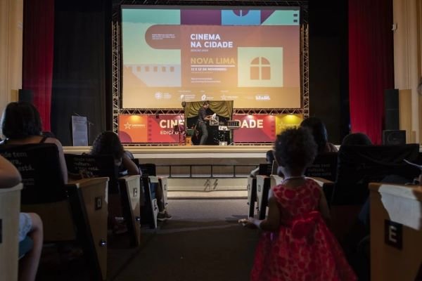 Lula sanciona leis de cota no cinema e na TV paga