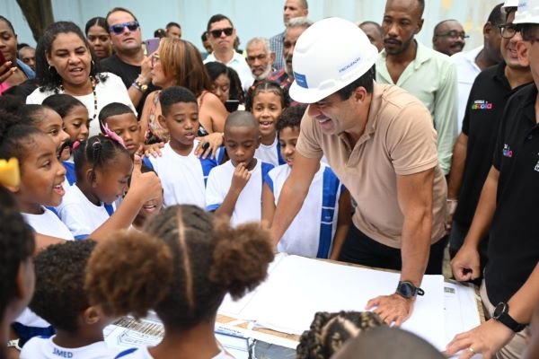 Prefeitura inicia reconstrução de duas escolas na Fazenda Grande do Retiro