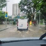Temporal deixa Avenida Centenário sob alagamento e congestionamento