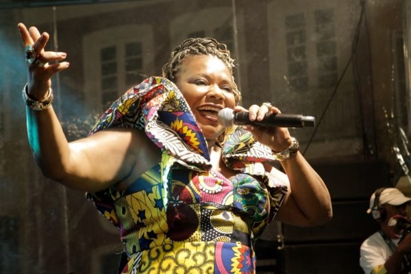 Margareth Menezes celebra democracia e cultura no Largo do Pelourinho