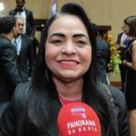 Prefeita de Lauro de Freitas é alvo de tratamento desrespeitoso durante abertura legislativa