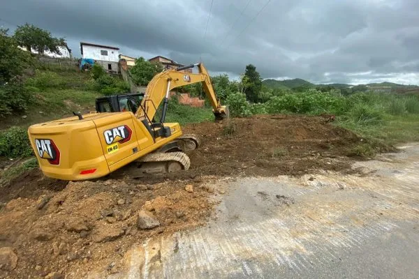 Governo acompanha situação dos municípios atingidos pelas chuvas e atua na liberação do tráfego nas rodovias baianas