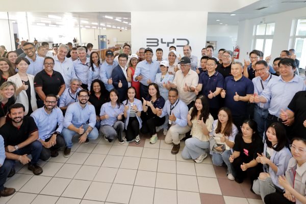 BYD anuncia R$ 5,5 bilhões na implantação de fábrica na Bahia, quase o dobro do previsto inicialmente