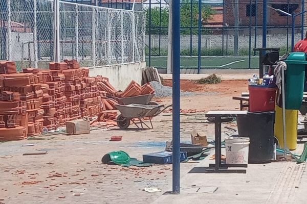 Professores denunciam insalubridade e atraso em obras no Colégio Estadual de Iaçu