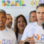 Ministro da Educação elogia qualidade das escolas baianas durante adesão ao programa Pé-de-Meia