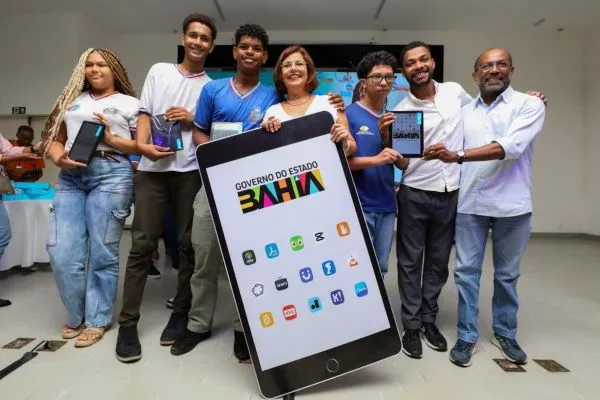 Estudantes da rede estadual de ensino são beneficiados com 148 mil tablets