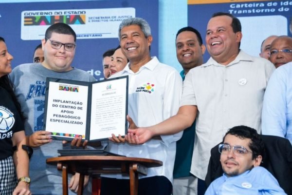 Geraldo Júnior destaca abertura de 400 novas vagas para atendimento de pessoas com TEA em Salvador