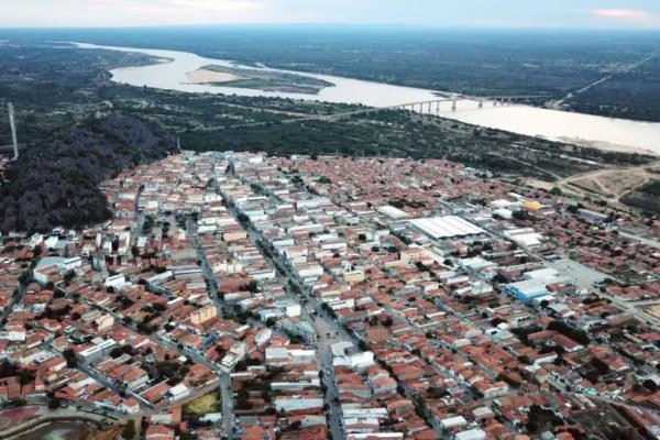 Inmet envia alerta sobre risco de vendaval em cidades da Bahia; veja lista