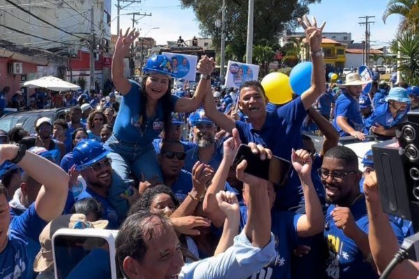 Débora Regis destaca apoio popular em caminhada para celebrar aniversário de Lauro de Freitas