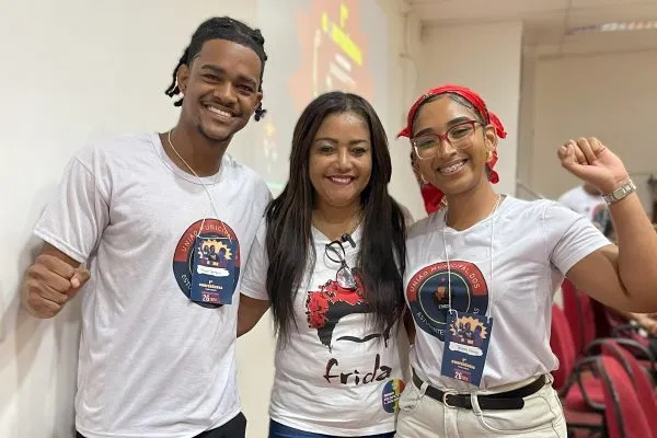 Marivalda se reúne com estudantes de Candeias