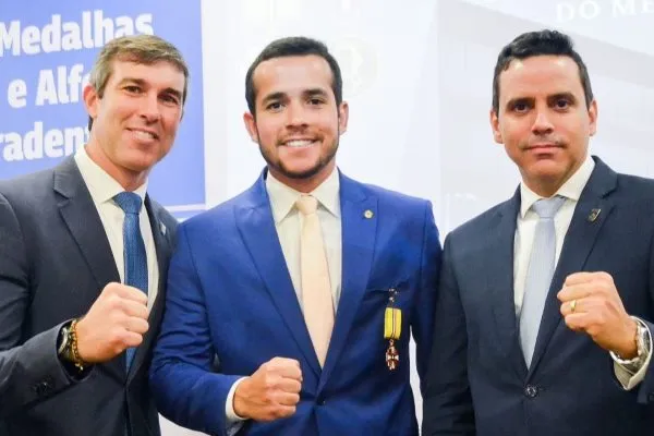 Deputado Matheus Ferreira é condecorado com Medalha do Mérito da Segurança Pública