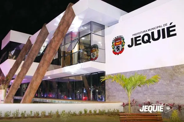 Prefeitura de Jequié reinaugura sede administrativa após 53 anos