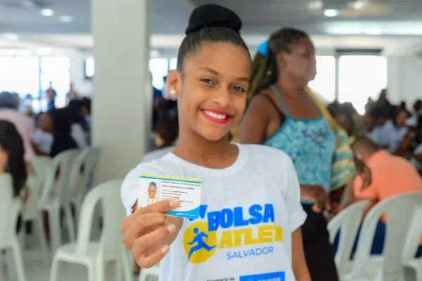 Atletas de Salvador recebem carteira e participam de balanço de programas esportivos