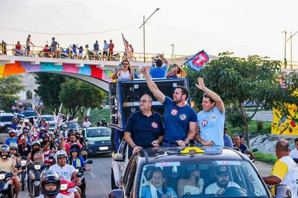 Zé Cocá, Flavinho e Hassan lideram a maior carreata da história de Jequié