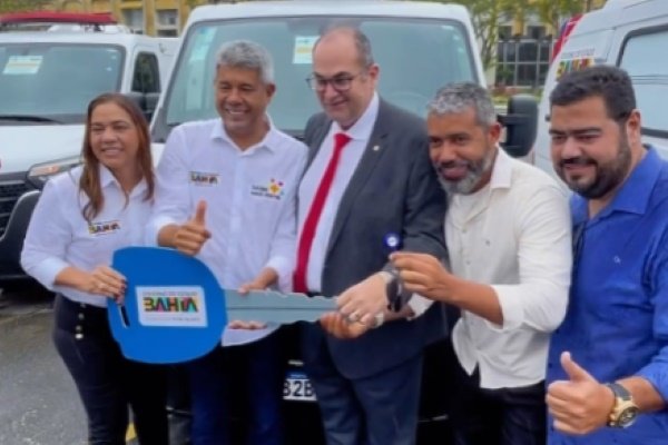 Nova ambulância reforça atendimento de saúde em Jequié com apoio do deputado Hassan