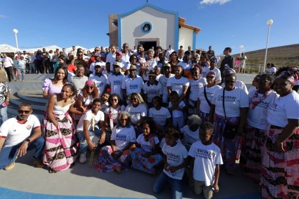 Comunidade quilombola de Seabra recebe novas casas e infraestrutura do governo baiano