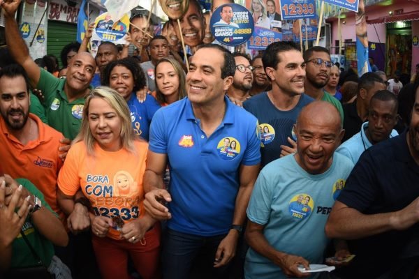 Bruno Reis destaca obras em Arenoso e Narandiba durante caminhada de campanha