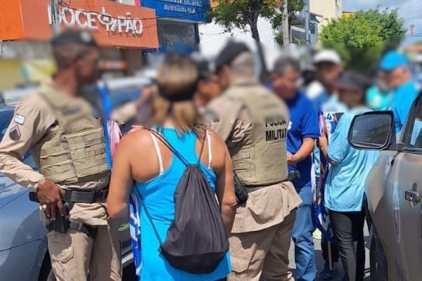 Apoiador de Débora Régis é preso durante caminhada em Lauro de Freitas